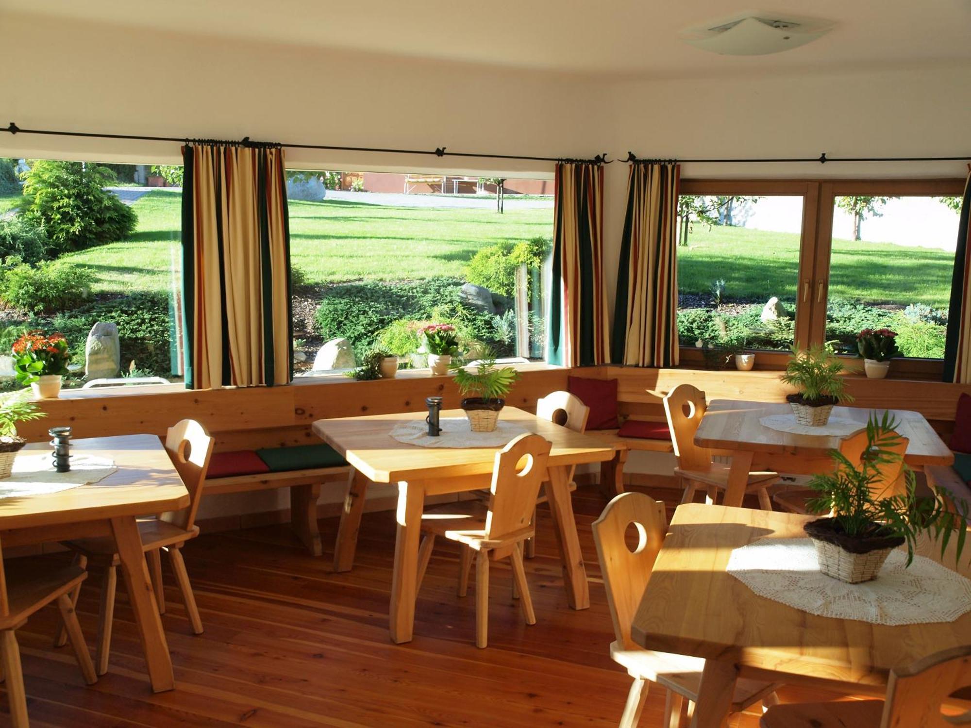 Kinderbauernhof Leneler Arzl im Pitztal Ngoại thất bức ảnh