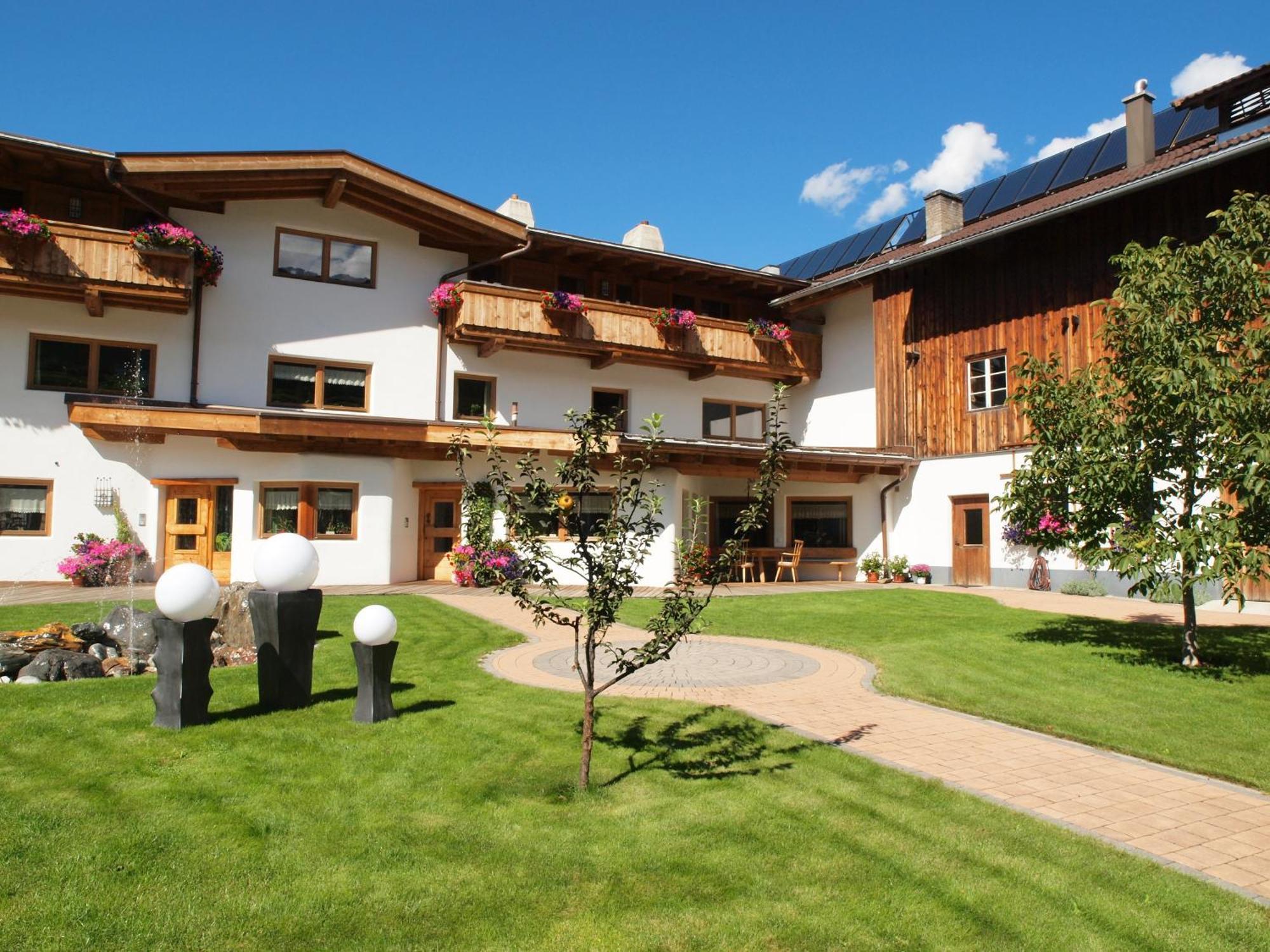 Kinderbauernhof Leneler Arzl im Pitztal Ngoại thất bức ảnh