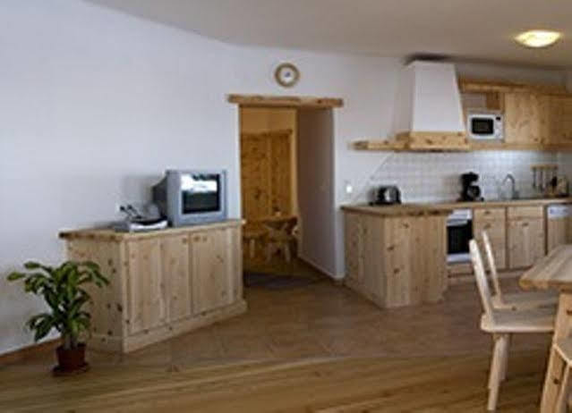 Kinderbauernhof Leneler Arzl im Pitztal Ngoại thất bức ảnh
