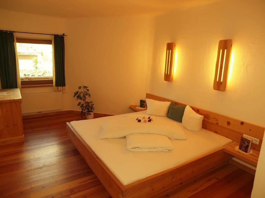 Kinderbauernhof Leneler Arzl im Pitztal Ngoại thất bức ảnh